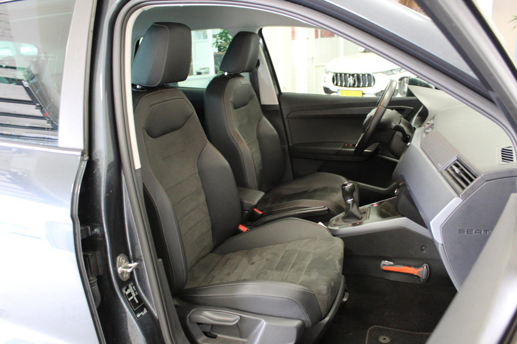 Seat Arona (J430FD) met abonnement