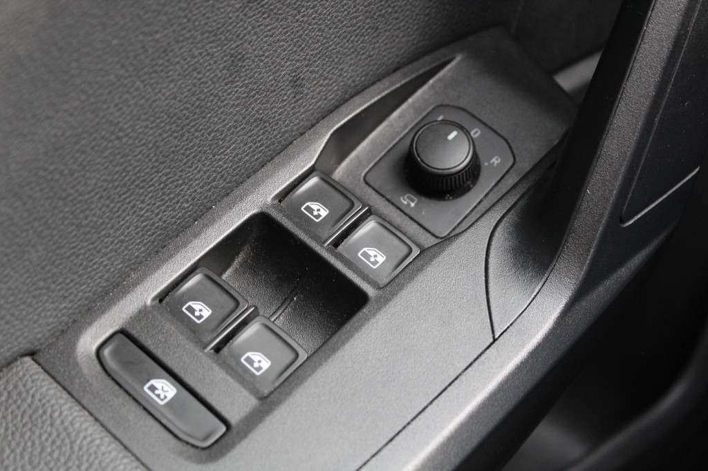 Seat Arona (J430FD) met abonnement