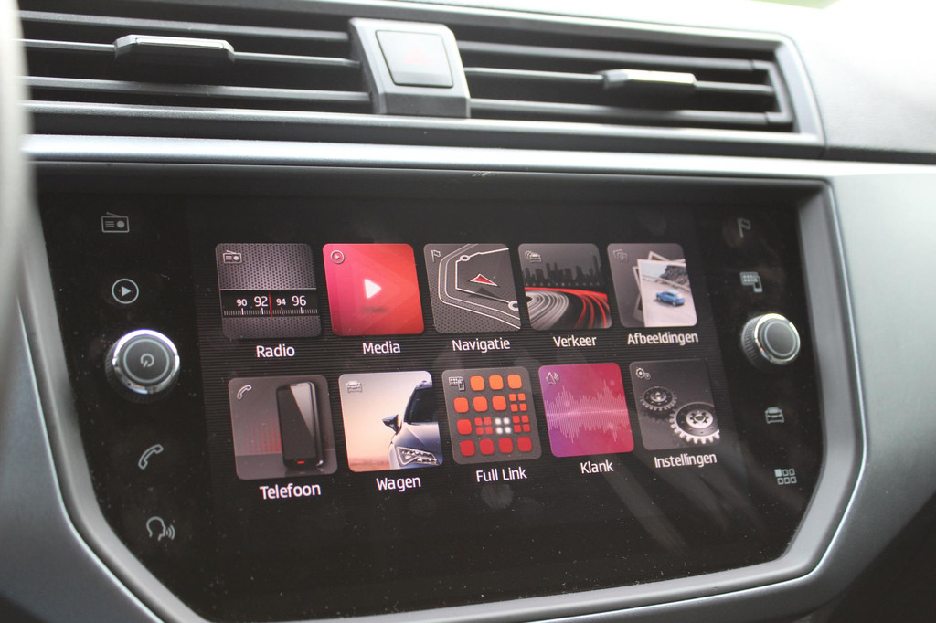 Seat Arona (J430FD) met abonnement