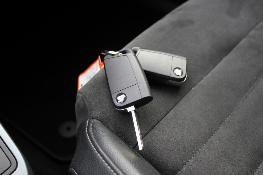 Seat Arona (J430FD) met abonnement