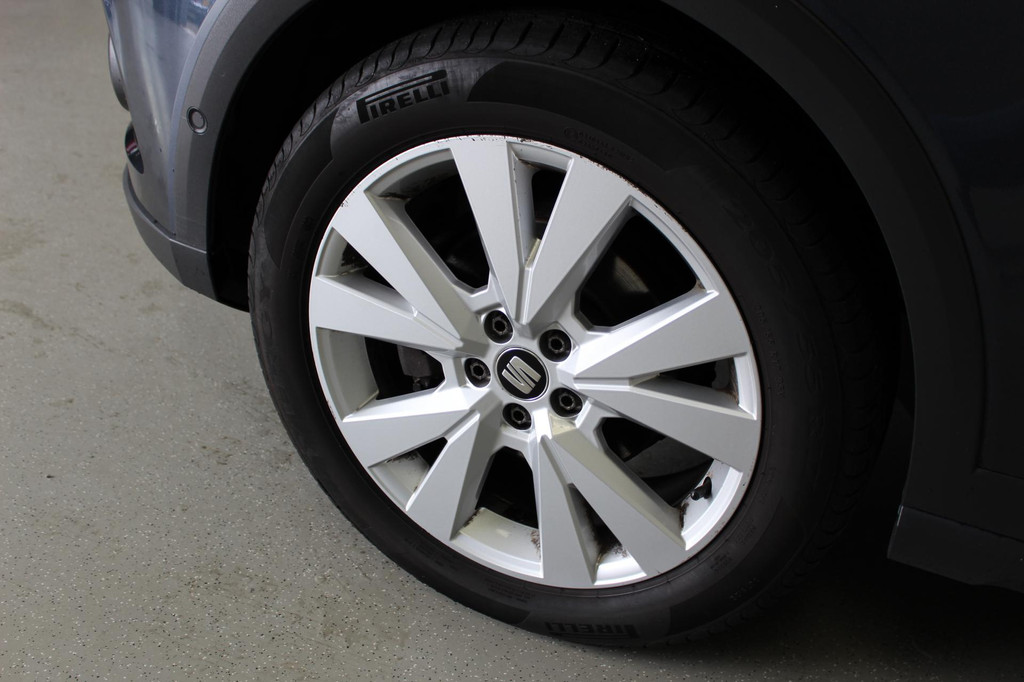 Seat Arona (J430FD) met abonnement