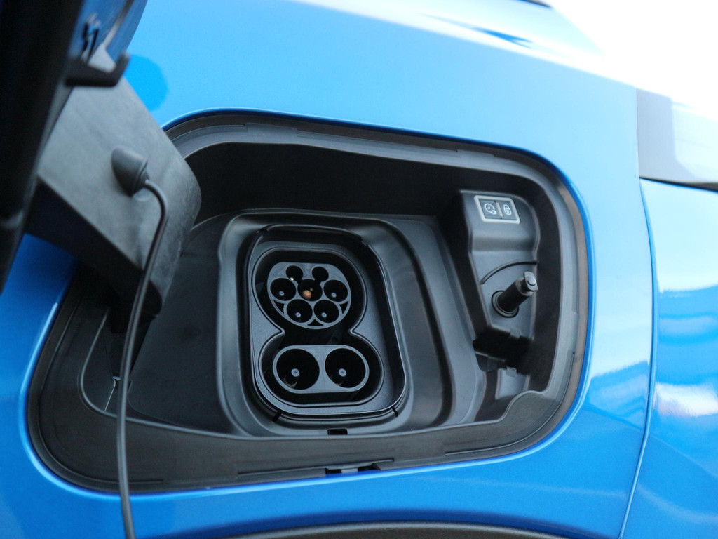 Peugeot e-2008 (S436SX) met abonnement