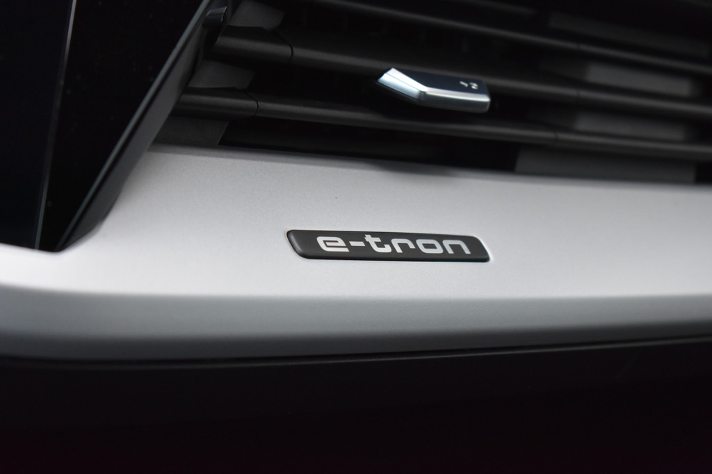 Audi Q4 e-tron (N564DZ) met abonnement