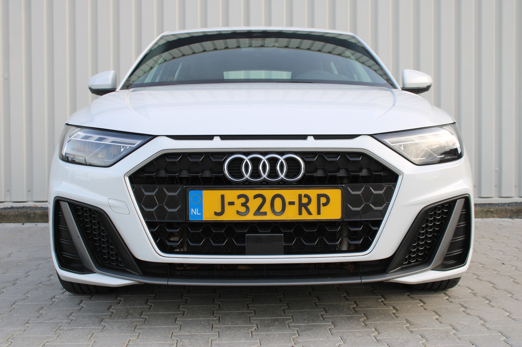 Audi A1 (J320RP) met abonnement