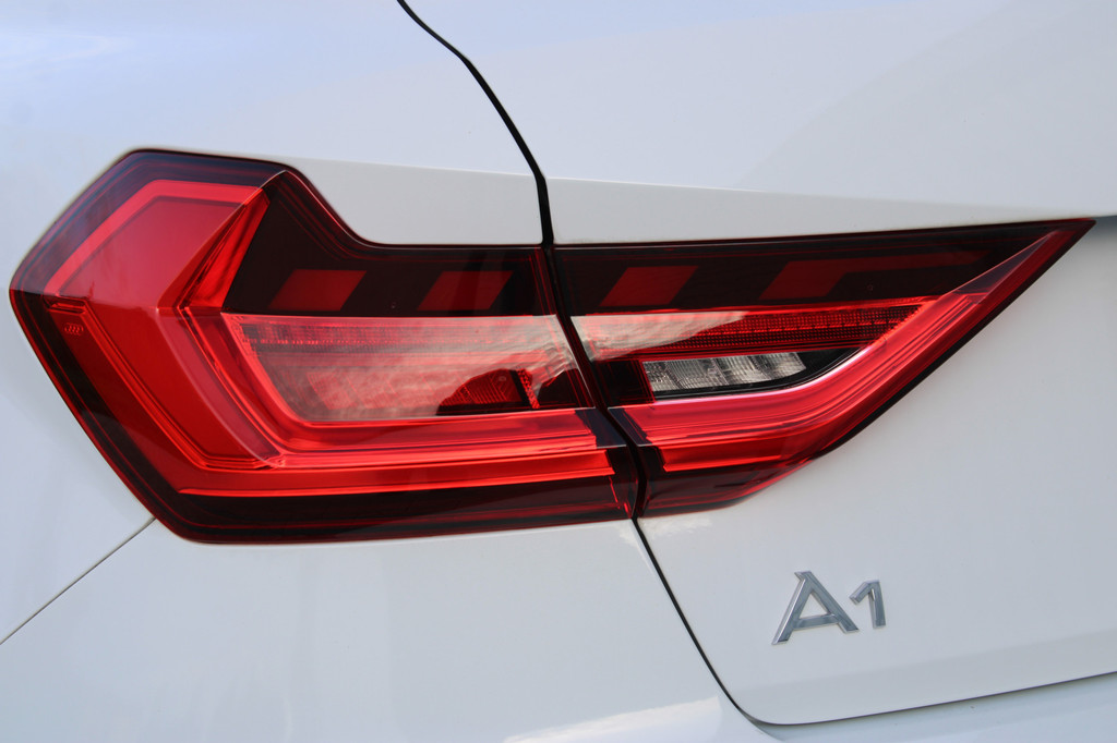 Audi A1 (J320RP) met abonnement