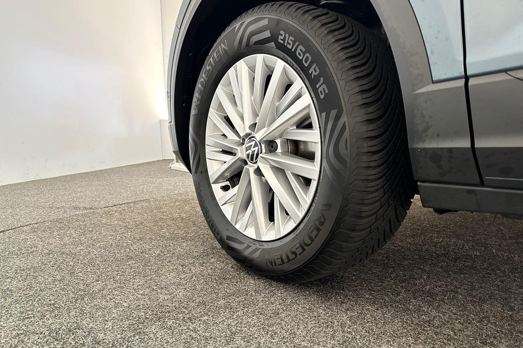 Volkswagen T-Roc (T013XB) met abonnement