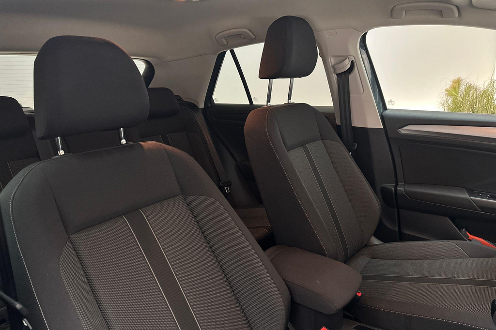 Volkswagen T-Roc (T013XB) met abonnement