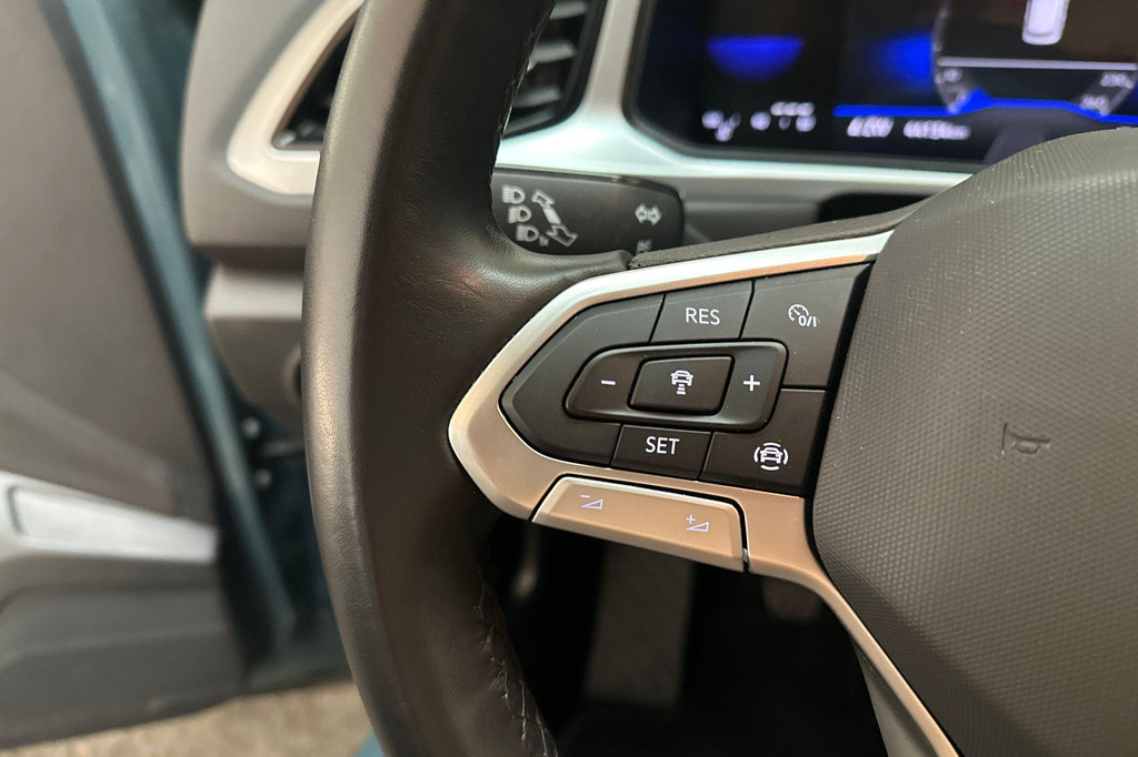 Volkswagen T-Roc (T013XB) met abonnement