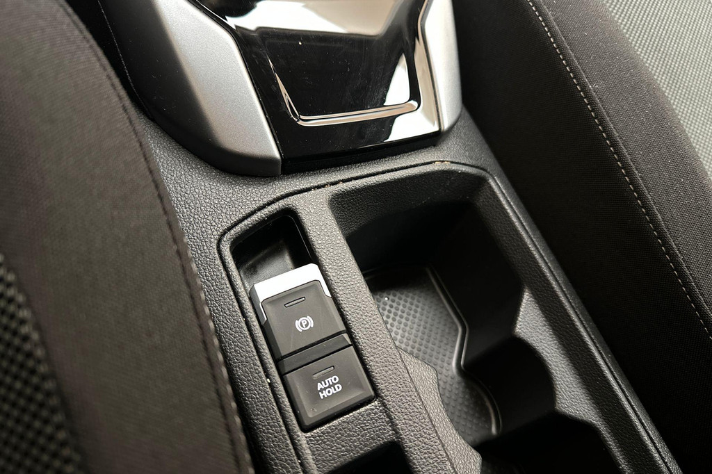 Volkswagen T-Roc (T013XB) met abonnement