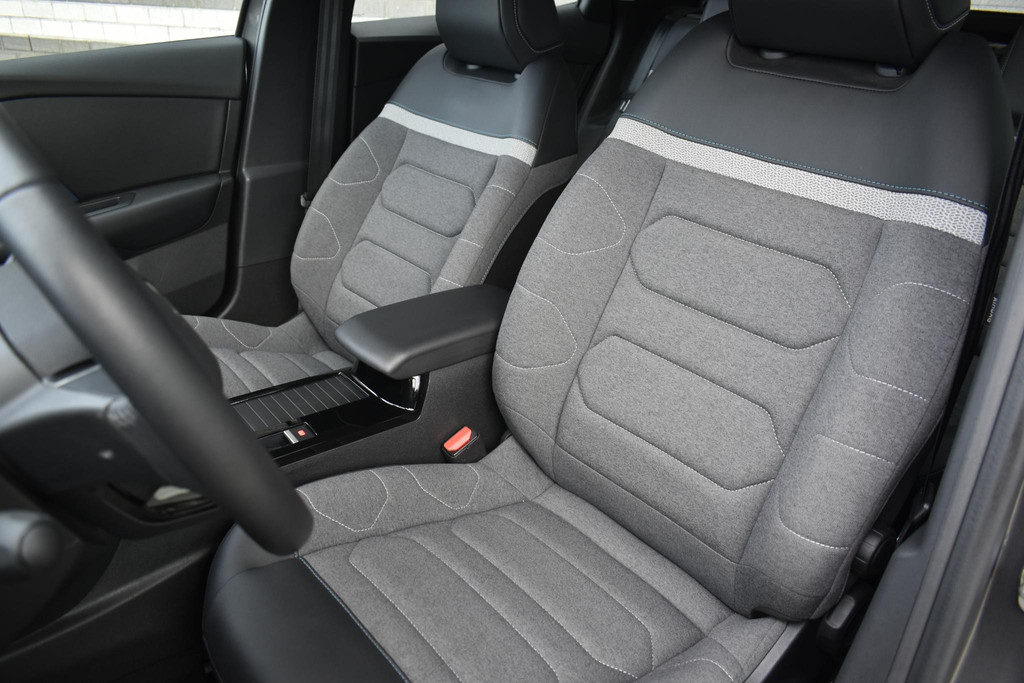 Citroën Ë-C4 (T099LZ) met abonnement