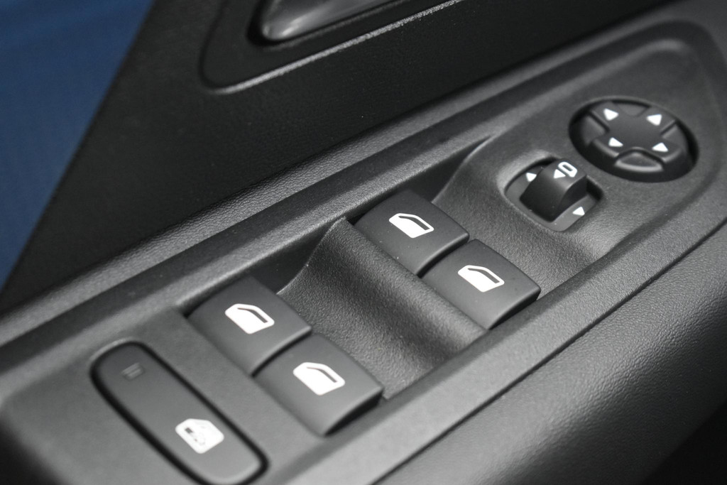 Citroën Ë-C4 (T099LZ) met abonnement