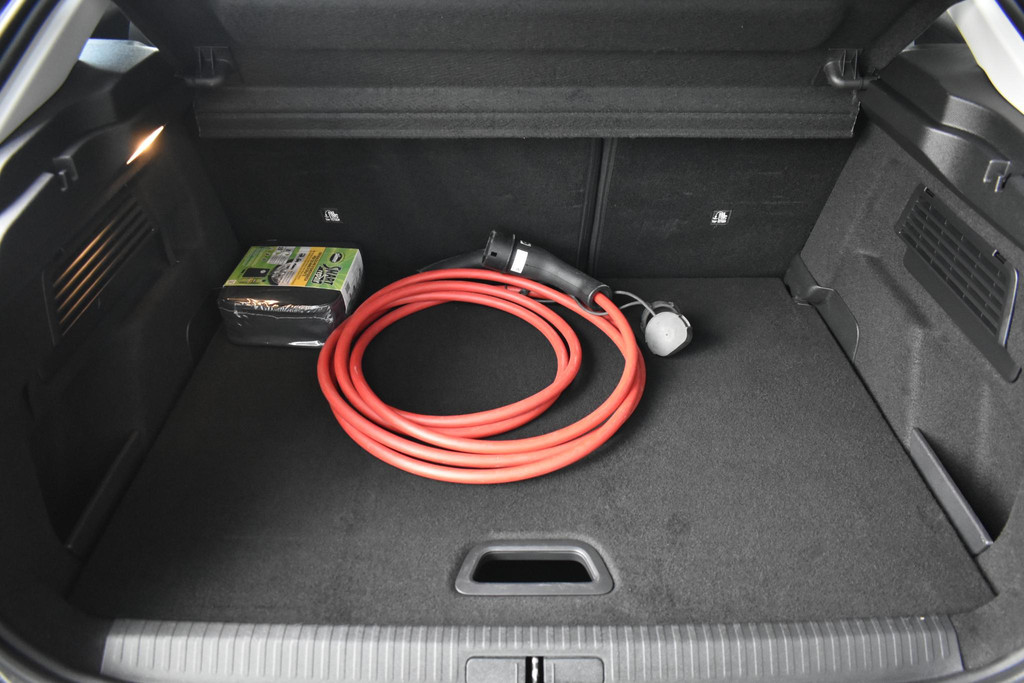 Citroën Ë-C4 (T099LZ) met abonnement