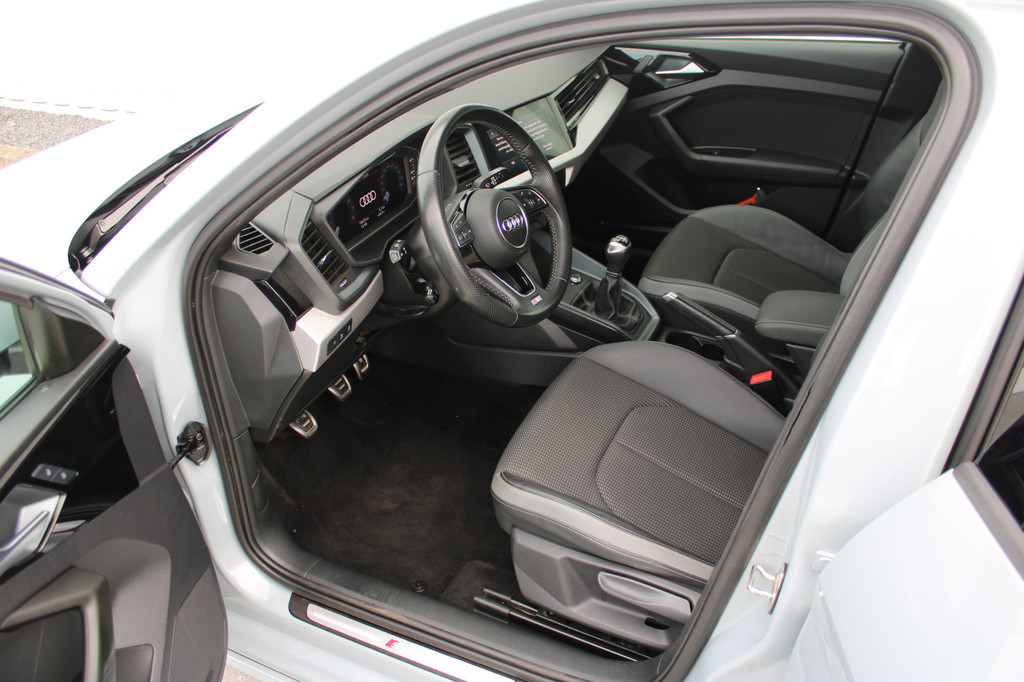 Audi A1 (J945NV) met abonnement