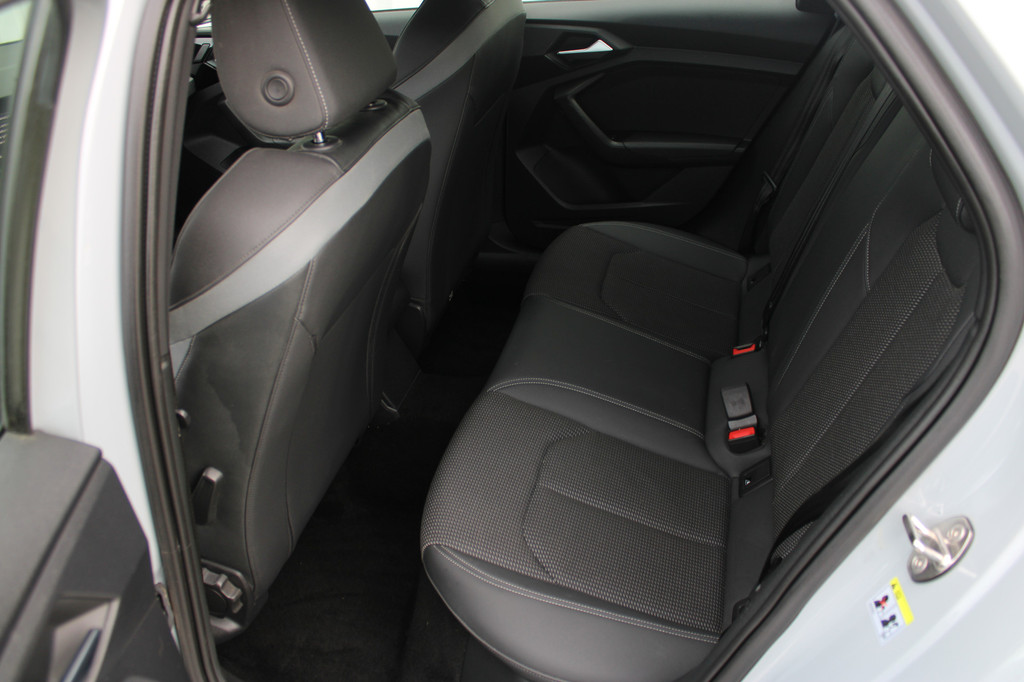 Audi A1 (J945NV) met abonnement