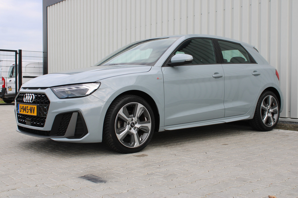 Audi A1 (J945NV) met abonnement