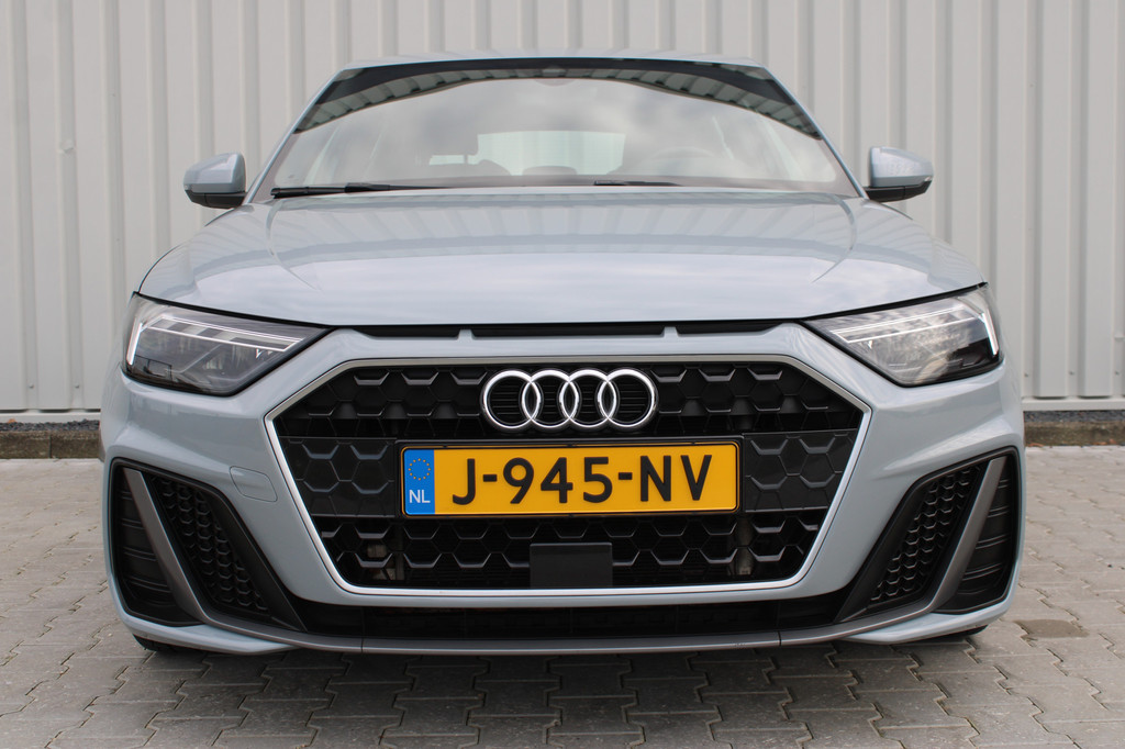 Audi A1 (J945NV) met abonnement