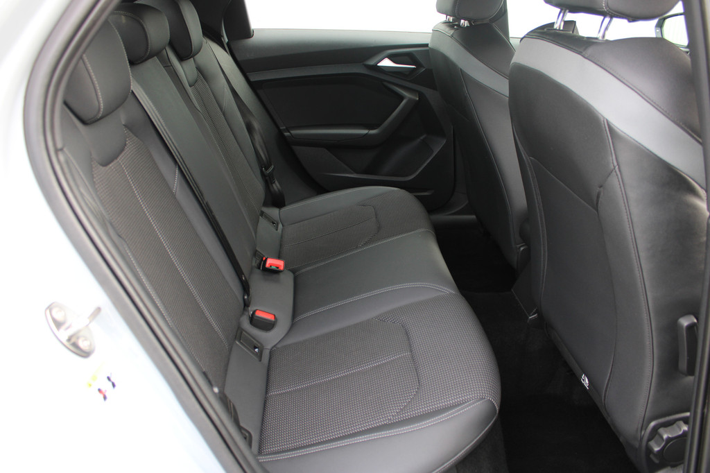 Audi A1 (J945NV) met abonnement