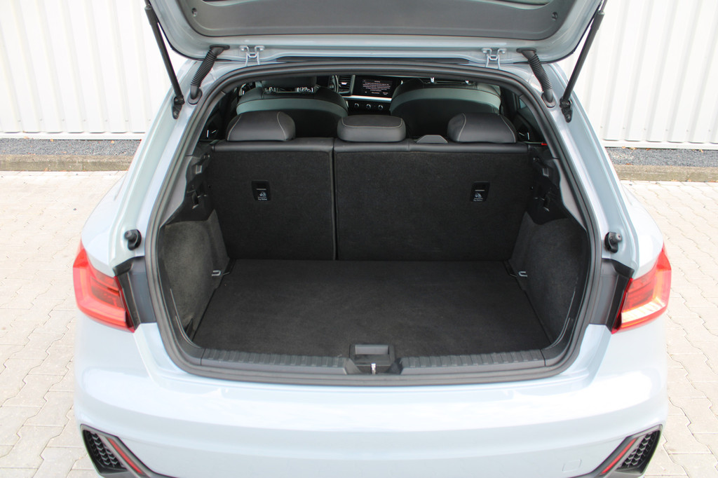 Audi A1 (J945NV) met abonnement