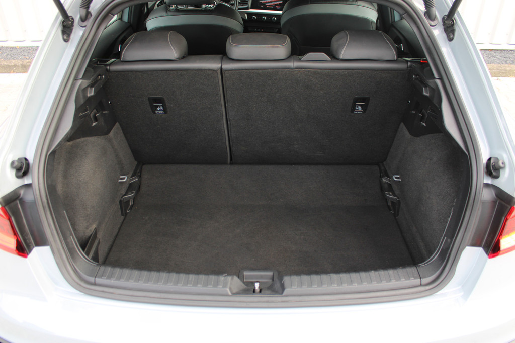 Audi A1 (J945NV) met abonnement