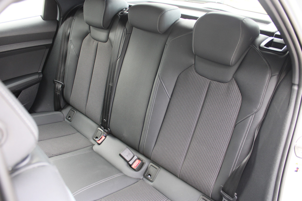 Audi A1 (J945NV) met abonnement