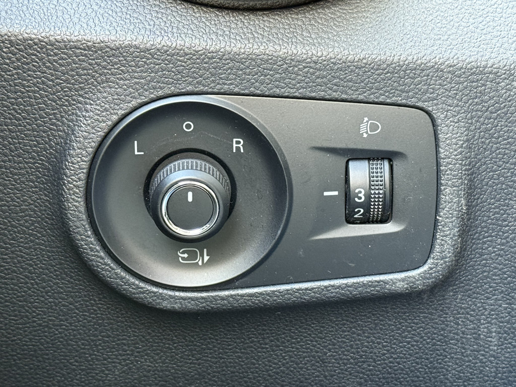 MG ZS-EV (J976LF) met abonnement