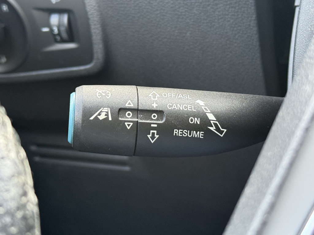 MG ZS-EV (J976LF) met abonnement