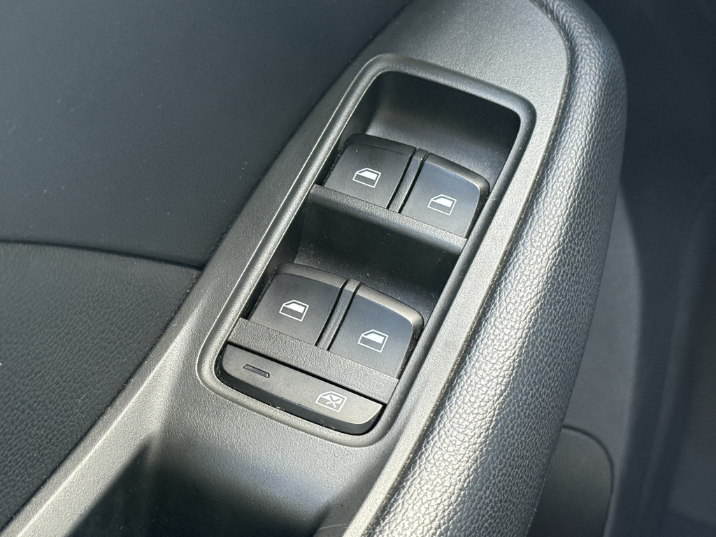 MG ZS-EV (J976LF) met abonnement