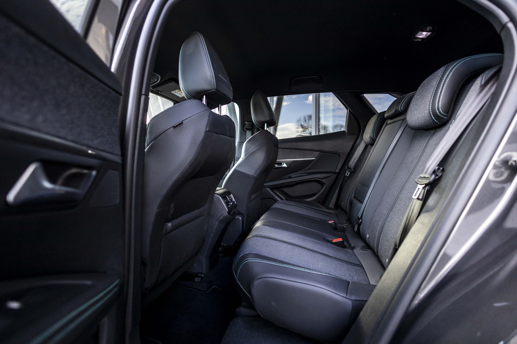 Peugeot 3008 (S986TV) met abonnement