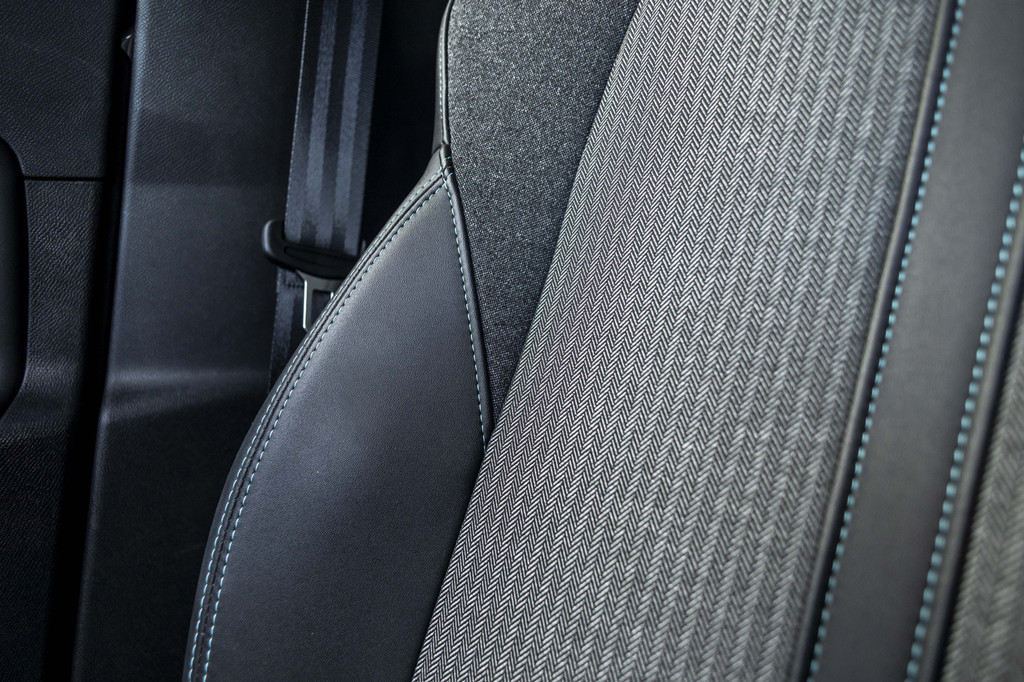 Peugeot 3008 (S986TV) met abonnement