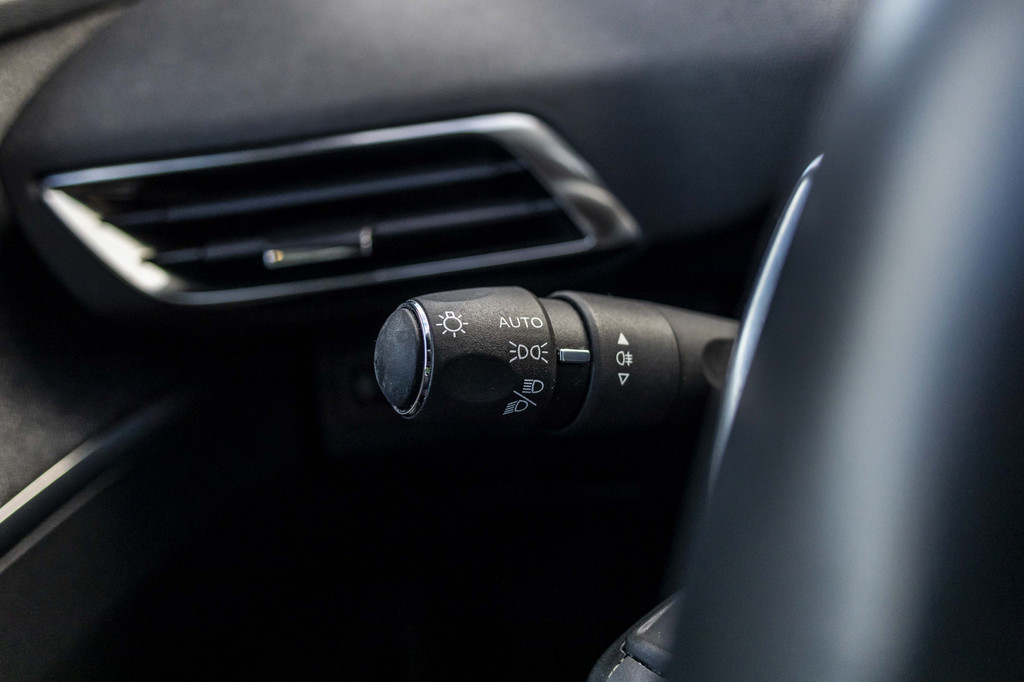 Peugeot 3008 (S986TV) met abonnement