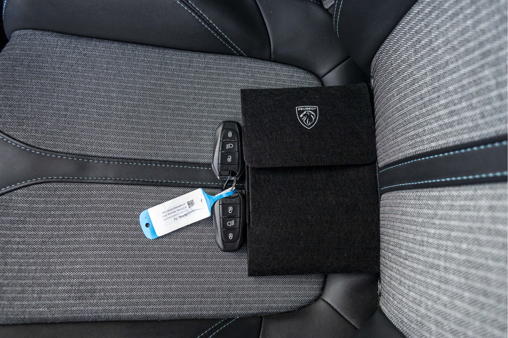 Peugeot 3008 (S986TV) met abonnement