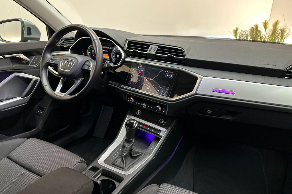 Audi Q3 (JKN06D) met abonnement