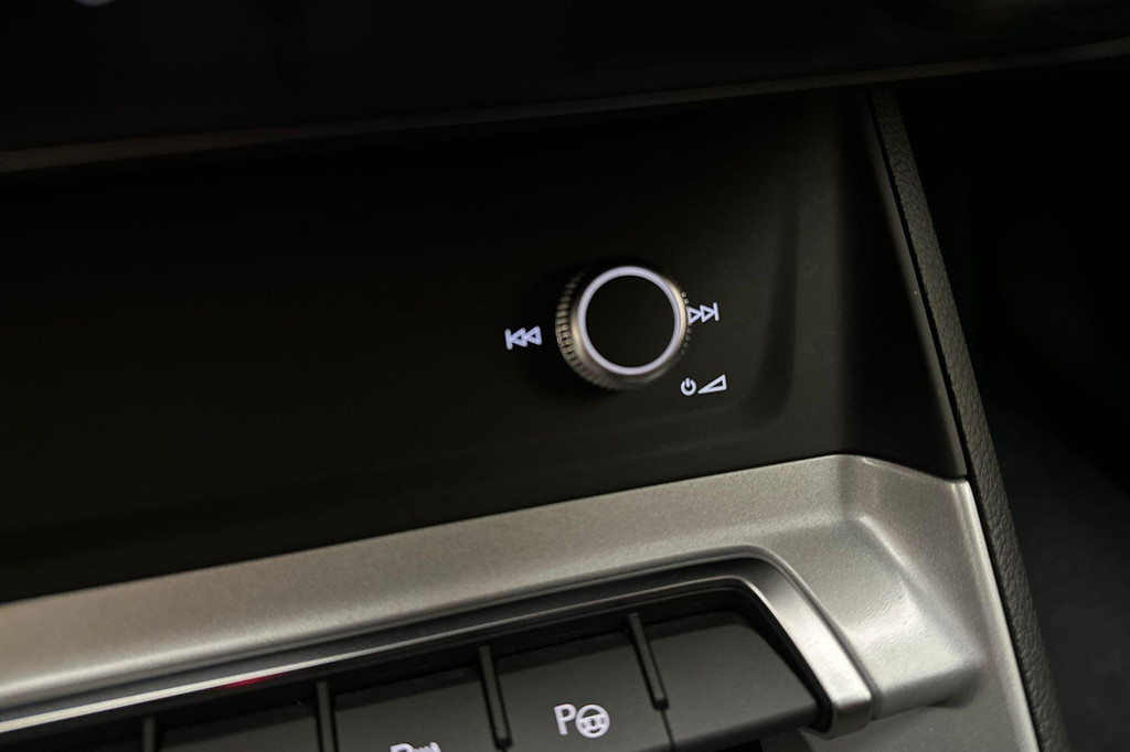 Audi Q3 (JKN06D) met abonnement