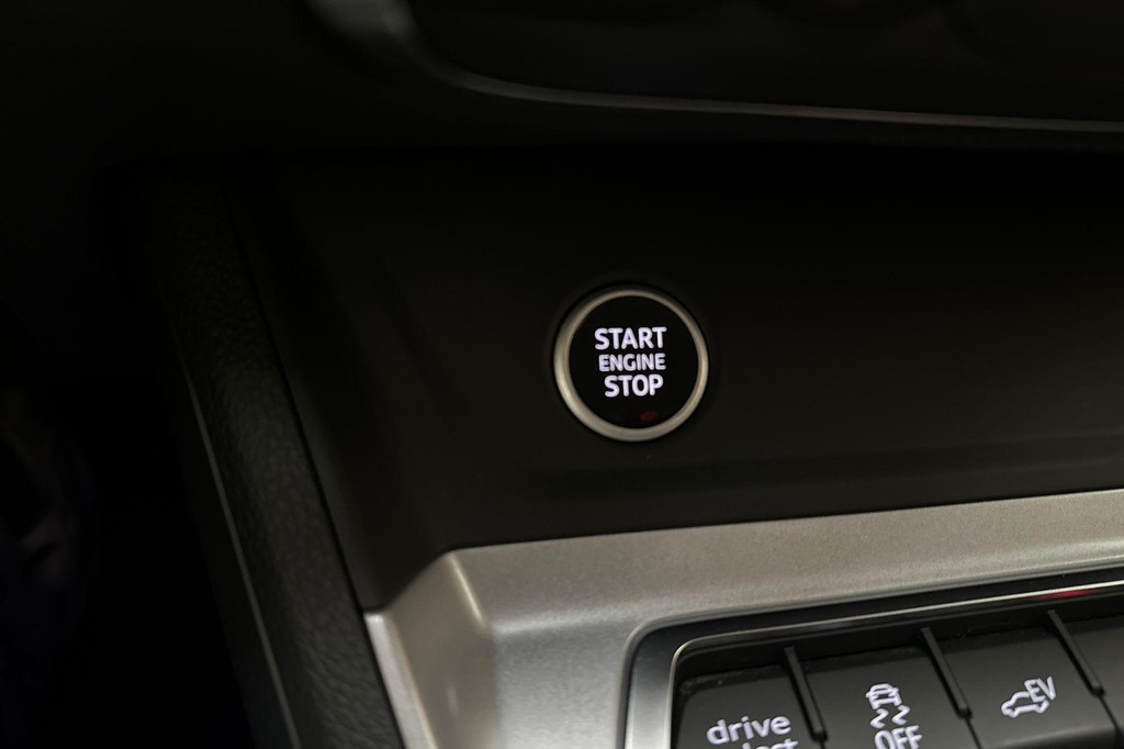 Audi Q3 (JKN06D) met abonnement