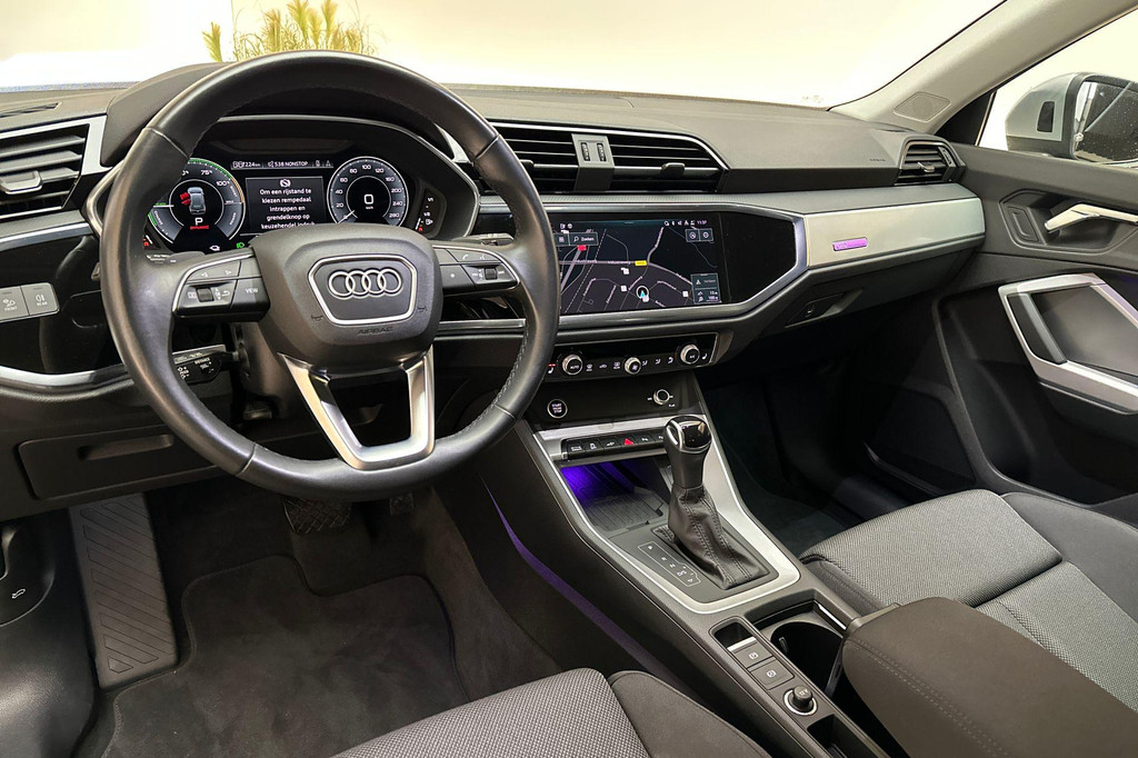 Audi Q3 (JKN06D) met abonnement