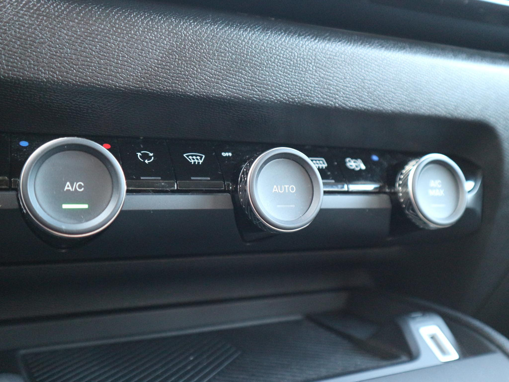 Citroën Ë-C4 (T971SH) met abonnement