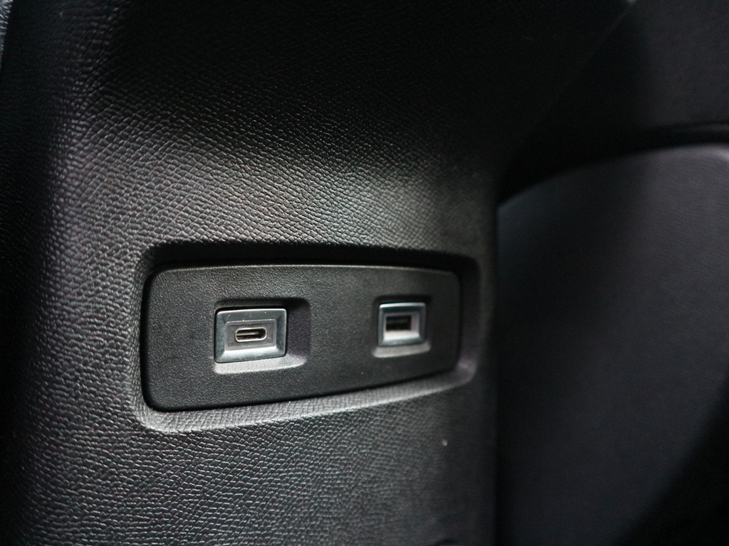 Citroën Ë-C4 (T971SH) met abonnement