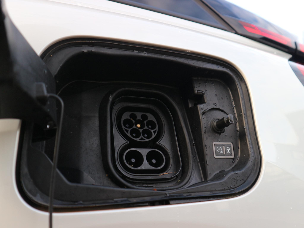 Citroën Ë-C4 (T971SH) met abonnement