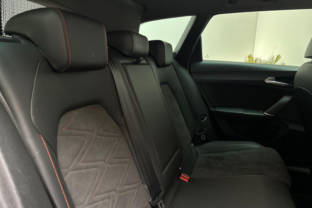 Seat Leon Sportstourer (JLG45J) met abonnement