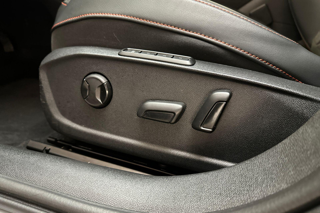 Seat Leon Sportstourer (JLG45J) met abonnement