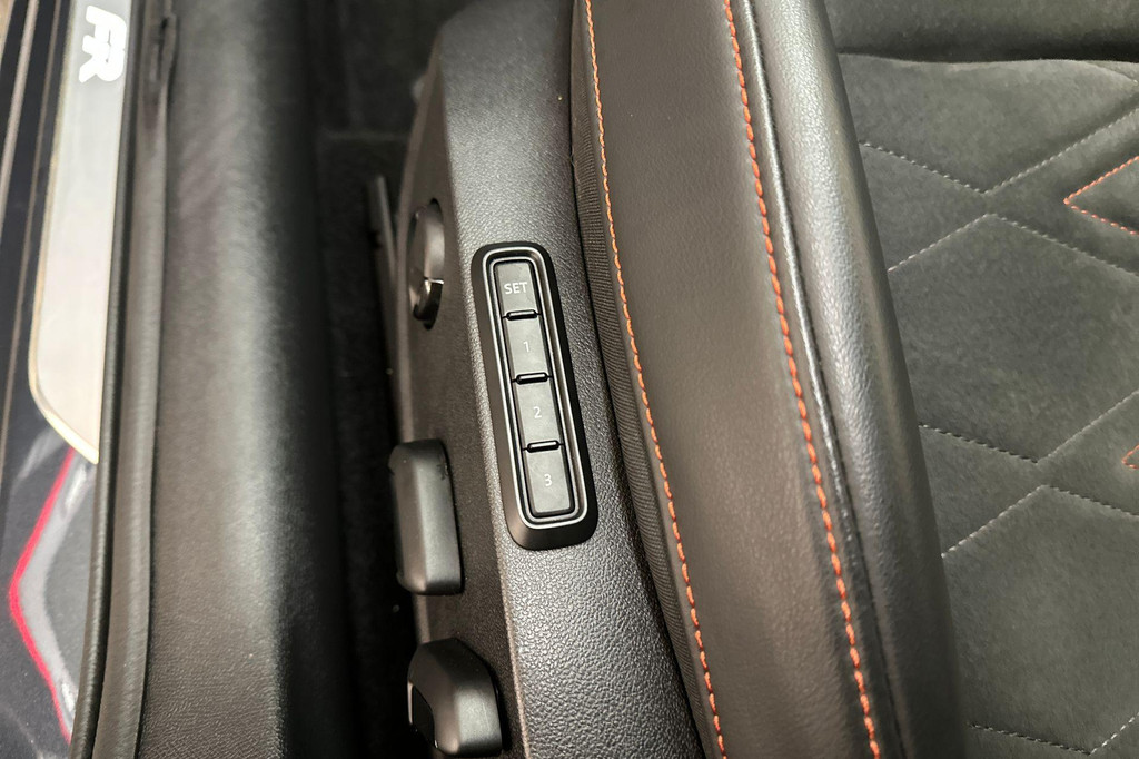 Seat Leon Sportstourer (JLG45J) met abonnement