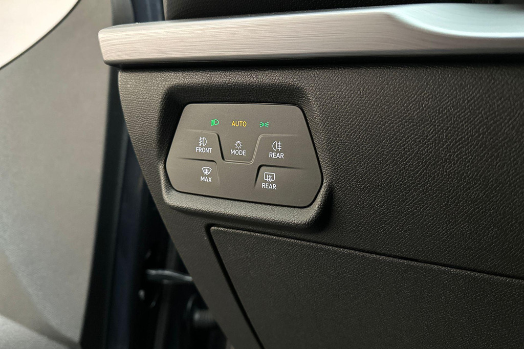 Seat Leon Sportstourer (JLG45J) met abonnement