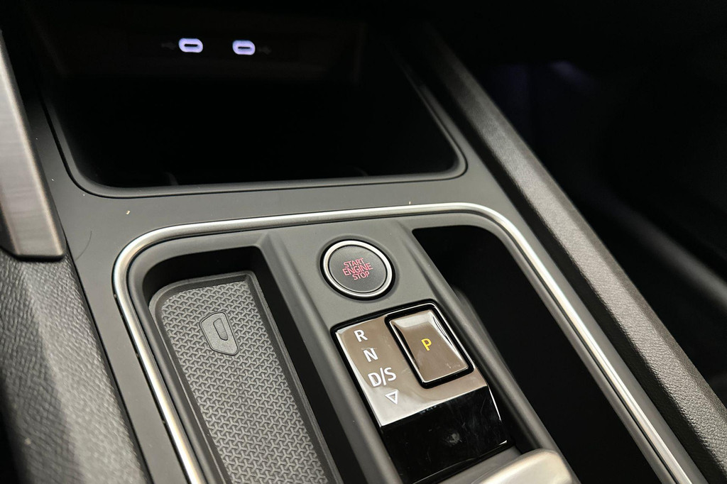 Seat Leon Sportstourer (JLG45J) met abonnement