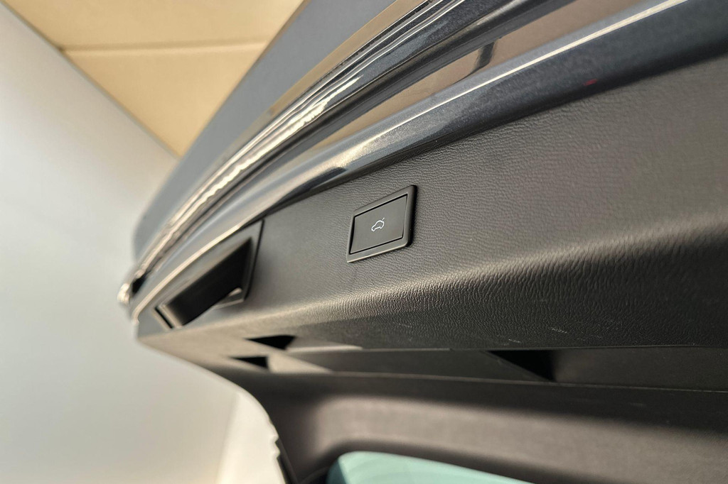 Seat Leon Sportstourer (JLG45J) met abonnement