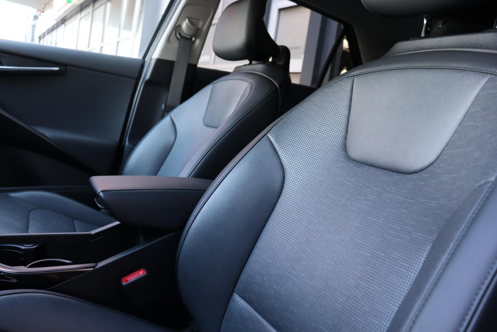 Kia Niro (JLX36D) met abonnement