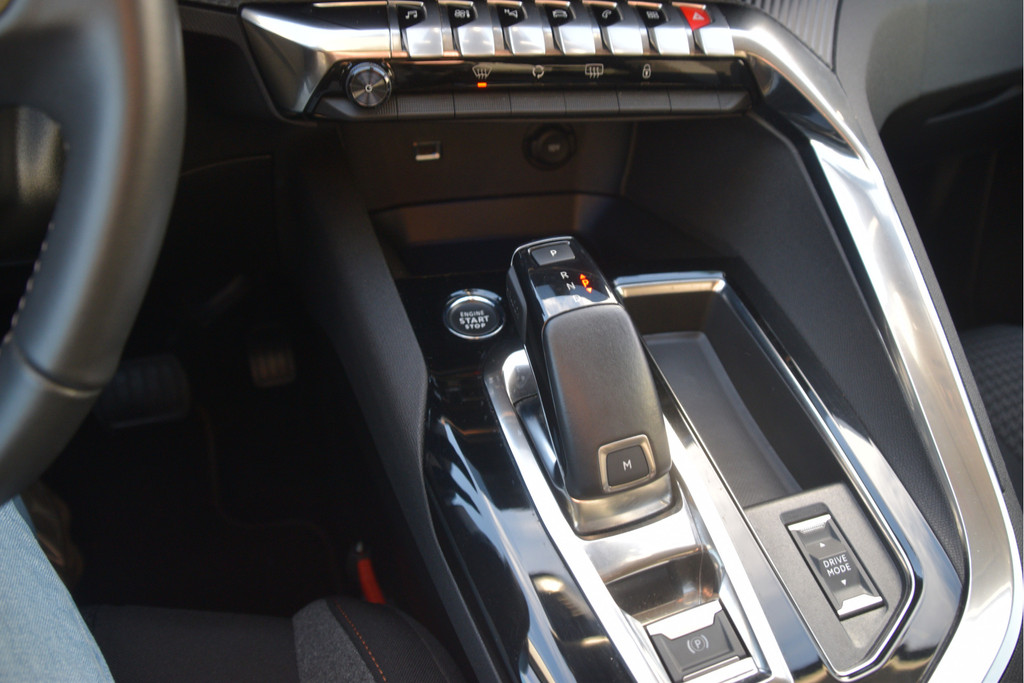 Peugeot 5008 (S806FD) met abonnement