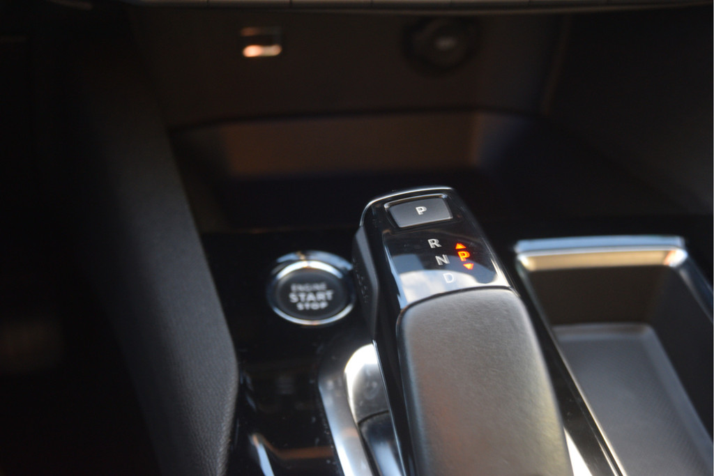 Peugeot 5008 (S806FD) met abonnement