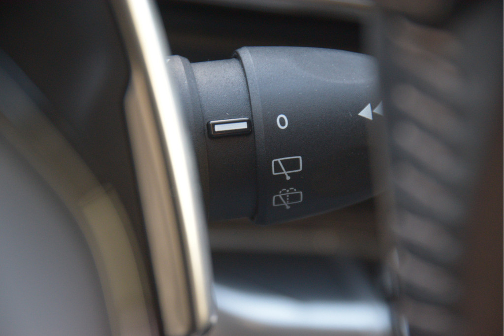 Peugeot 5008 (S806FD) met abonnement