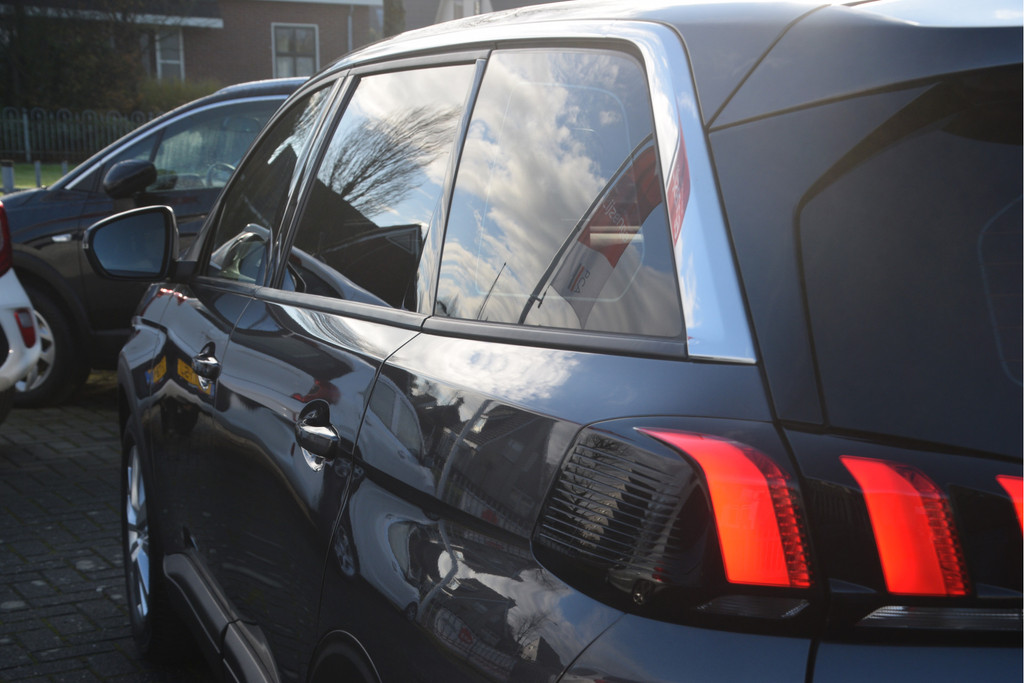 Peugeot 5008 (S806FD) met abonnement