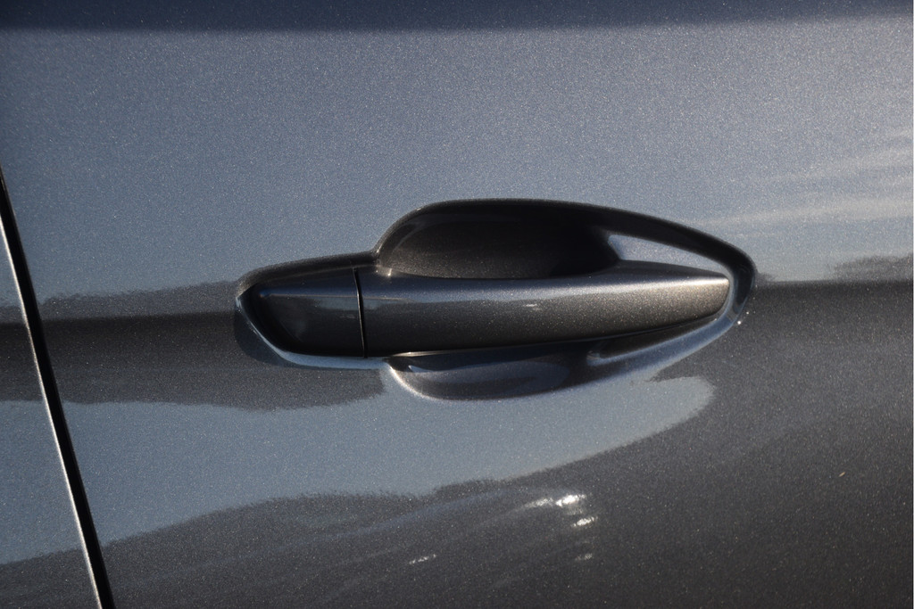 Peugeot 5008 (S806FD) met abonnement